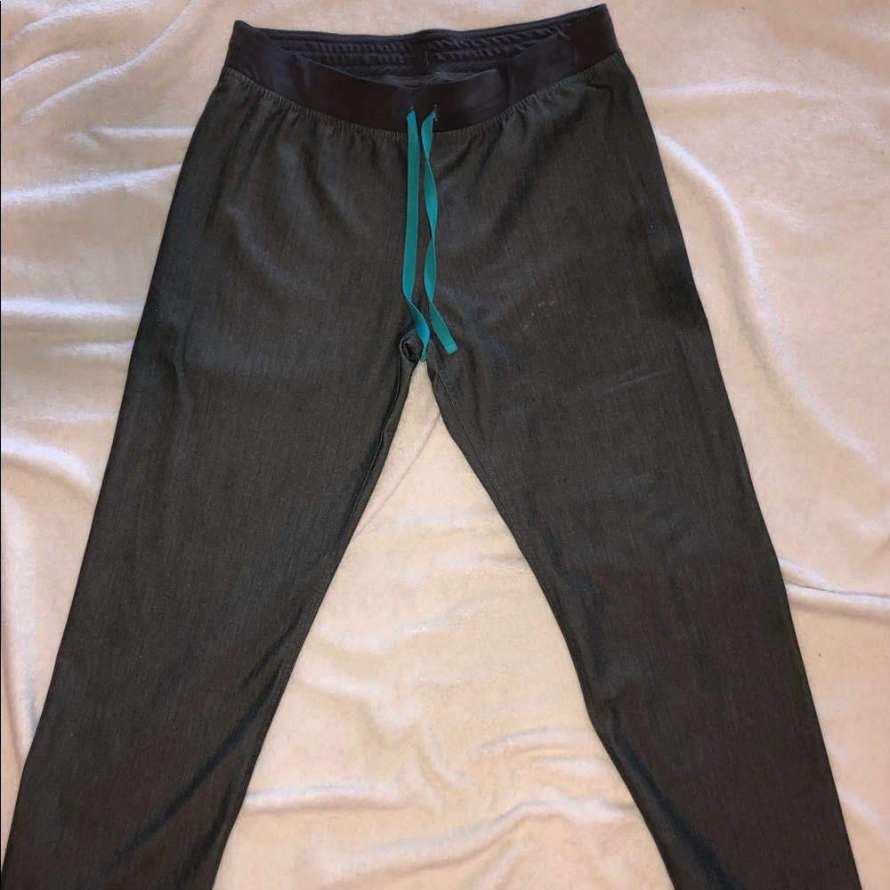 Figs Women's Graphite Livingston Basic Scrub Pants